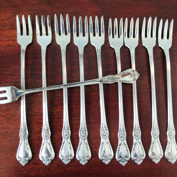 KENNETT SQUARE Oneida 8 Cocktail Seafood Forks Flatware, Stainless Steel Glossy Distinction Deluxe, 1971-85 Discontinued, Vintage Silverware