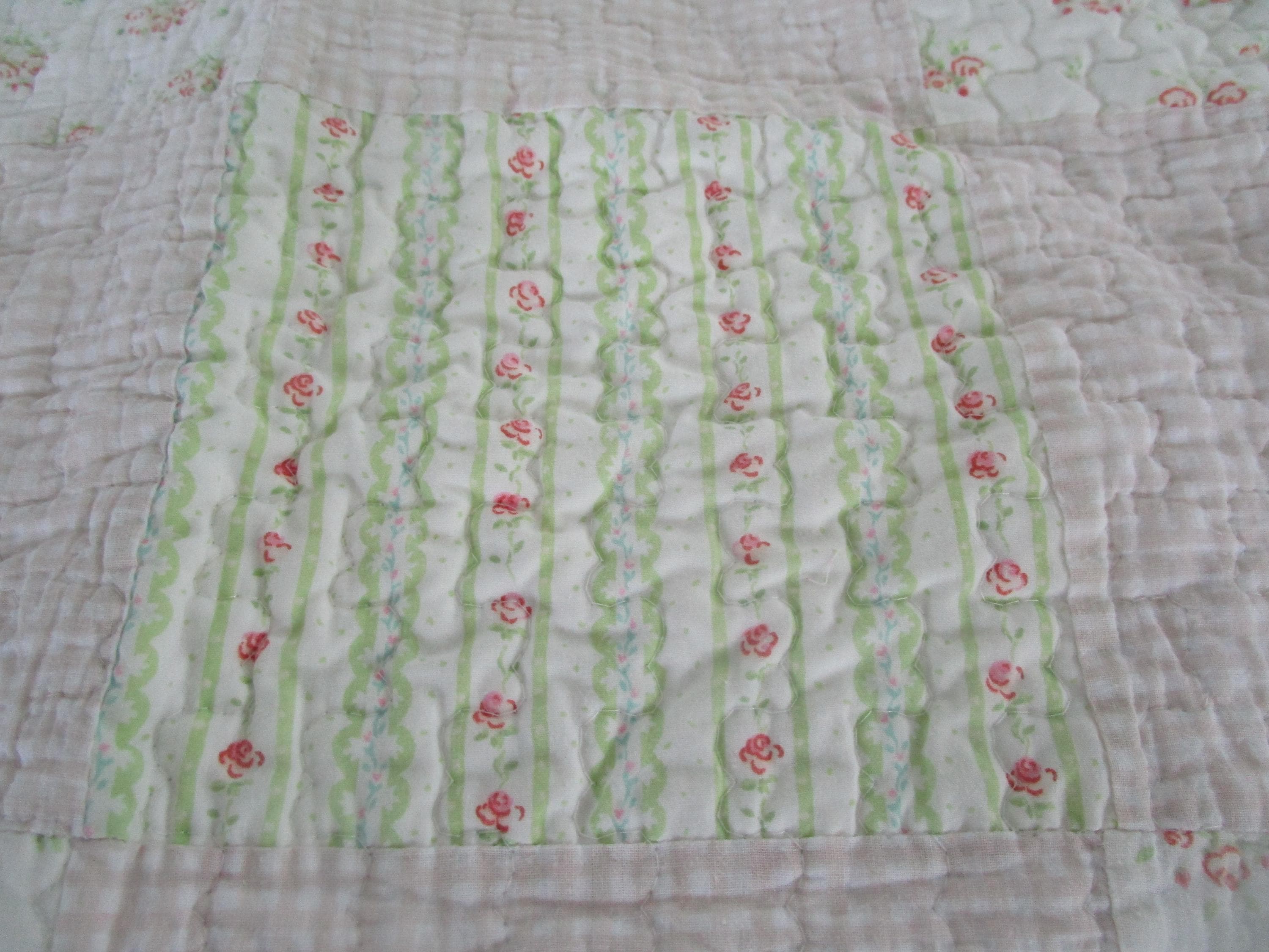 Oreiller / Coussin moelleux VIOLETTA couleur ROSE pour enfant fille