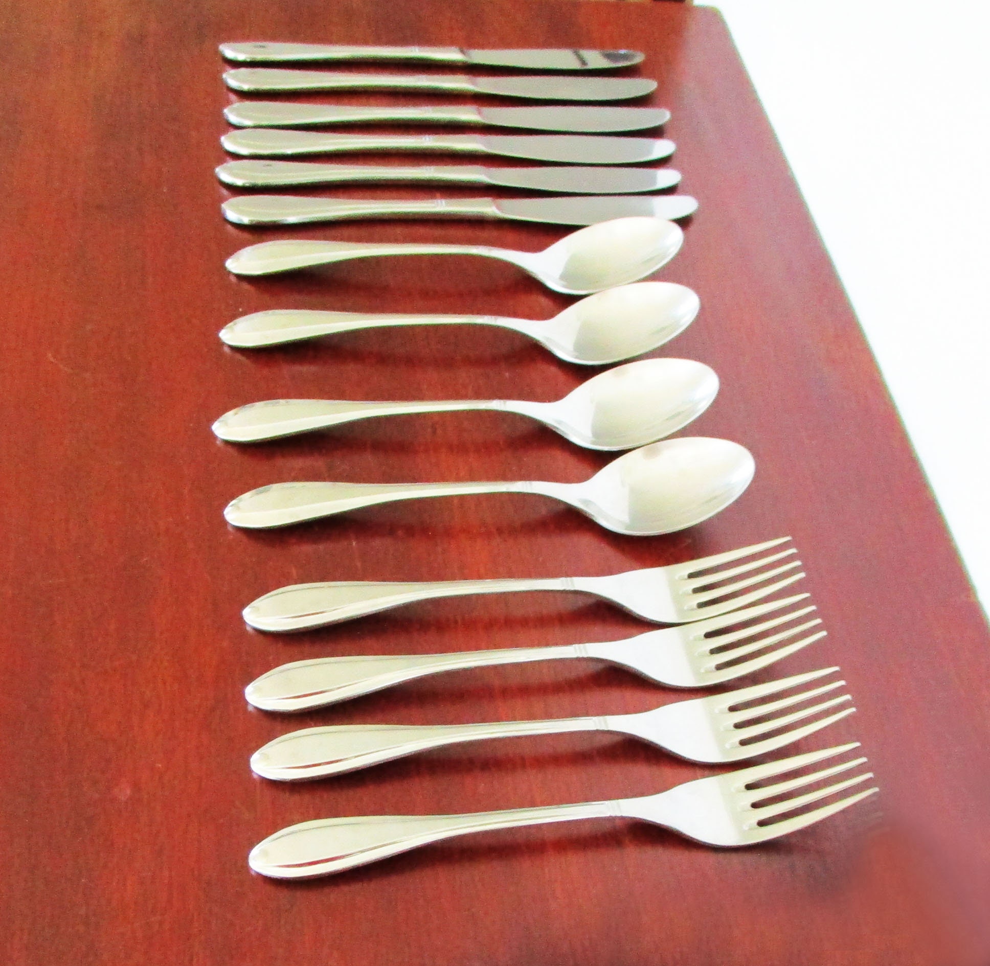 GUY DEGRENNE PERLES FRANCE (STAINLESS) 5 piece place setting (more avail)