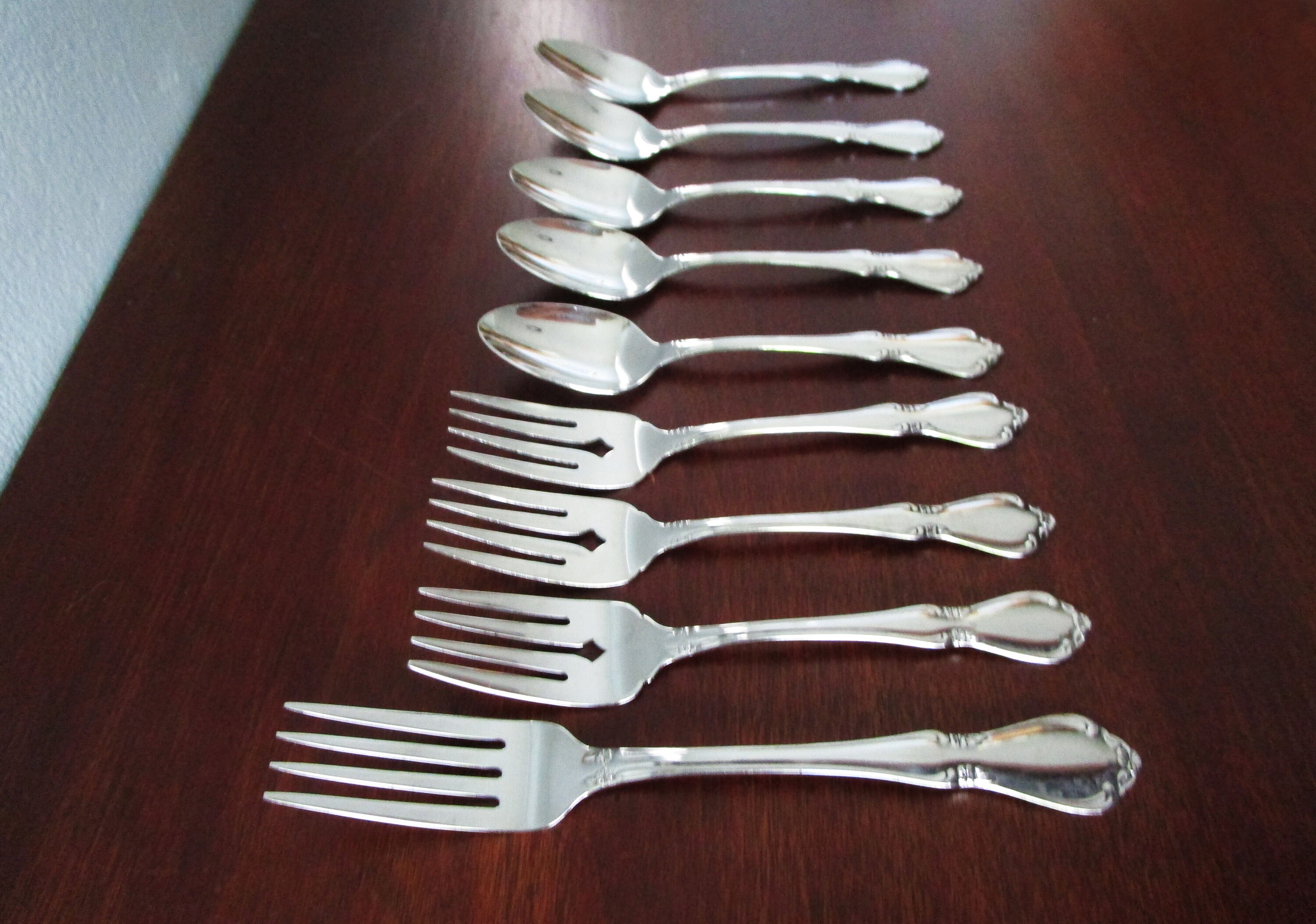 Oneidacraft Oneida Deluxe Chateau Stainless Steel Flatware Choice By The Piece 