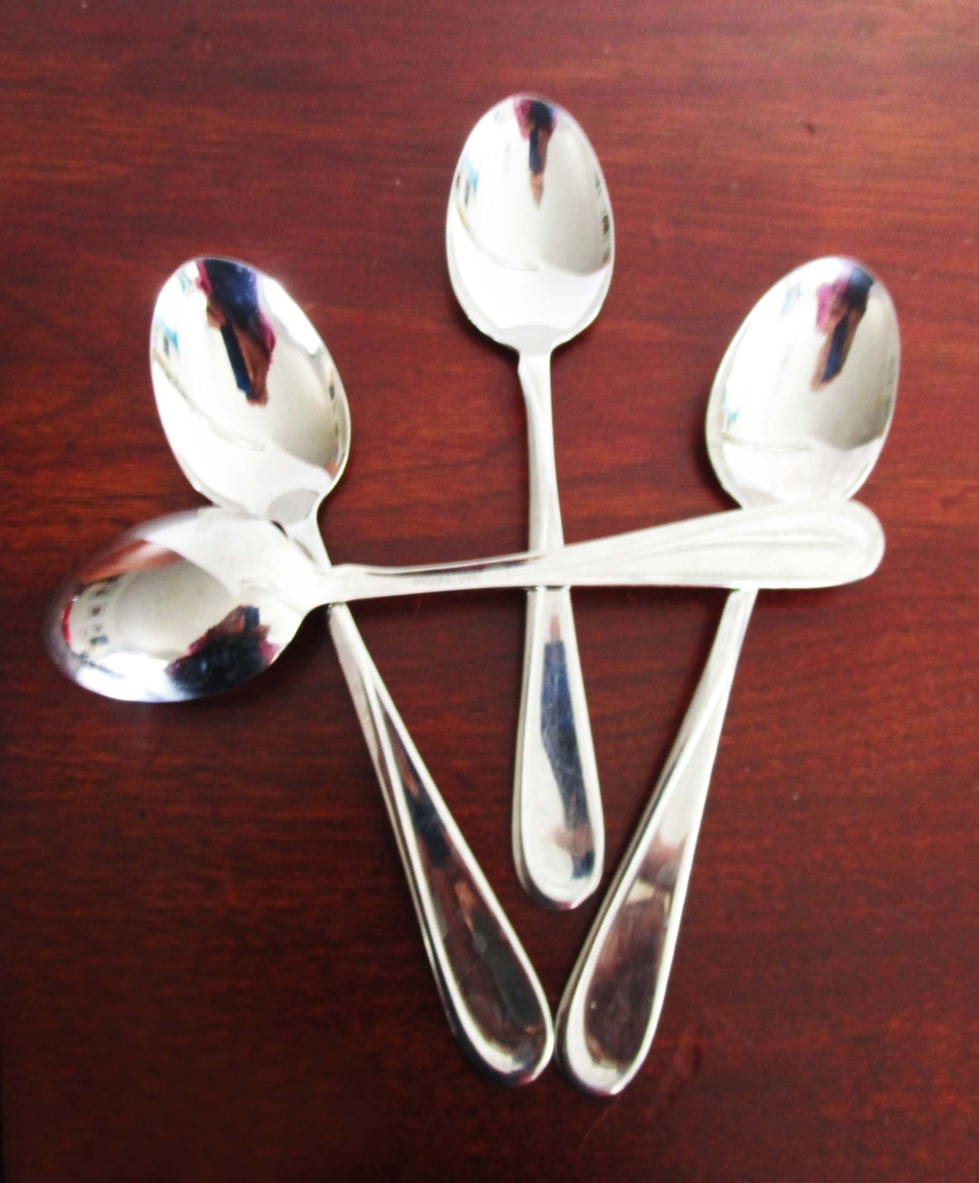 FLIGHT RELIANCE Oneida Flatware Stainless 4 Soup Spoons, Glossy Vintage