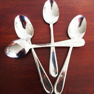 FLIGHT RELIANCE Oneida Flatware Stainless 4 Soup Spoons, Glossy Vintage Silverware, USA 1989