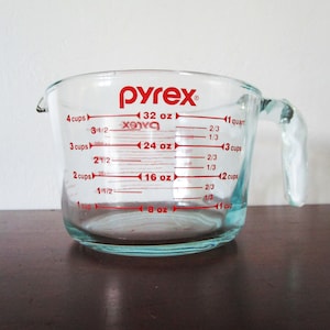 Vintage PYREX Clear Measuring Cup BLUE TINT One Quart 32oz and Metric 1000ml, 1 Liter, J handle Red Print