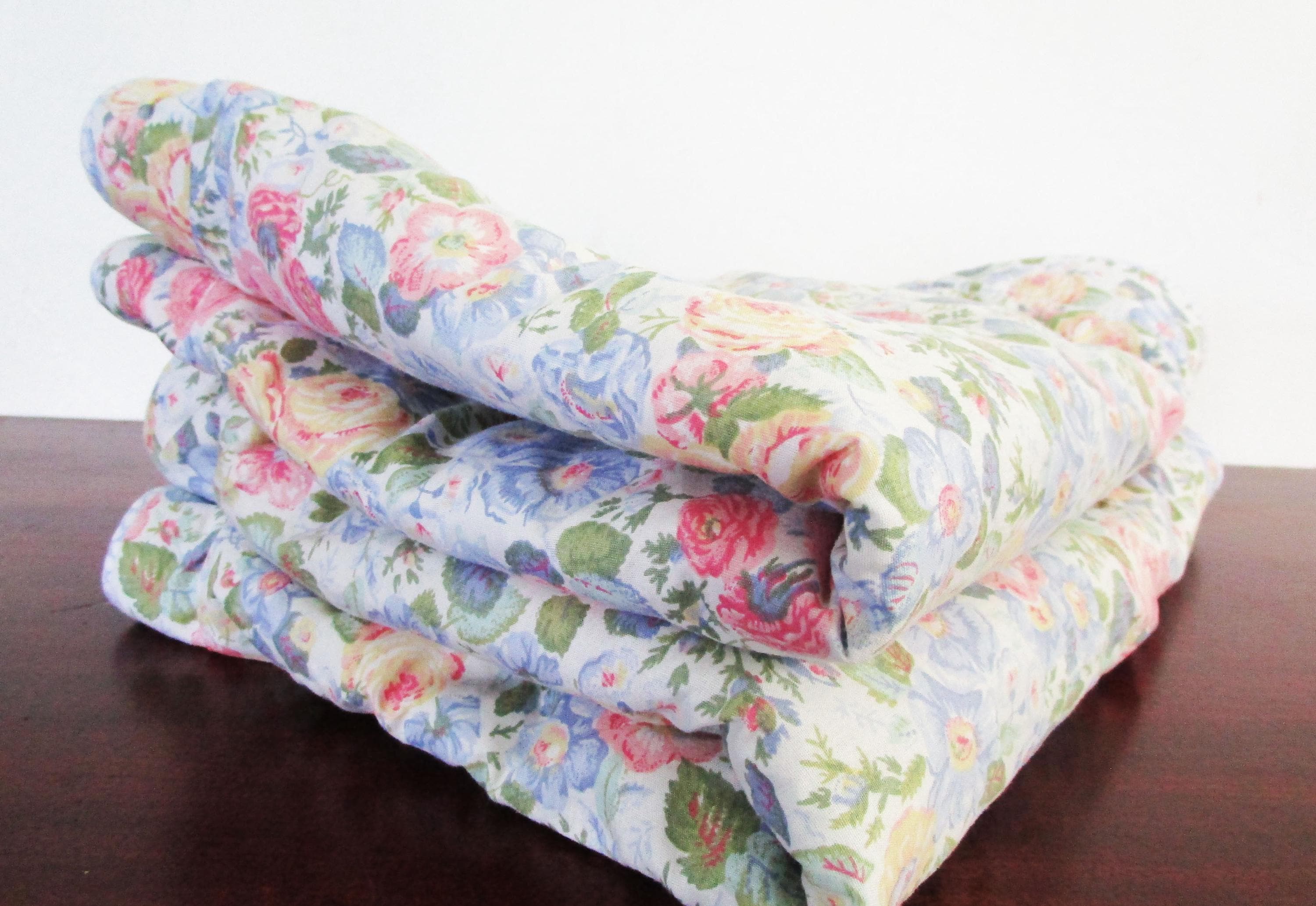 LAURA ASHLEY QUARTET Pink Rose Pillow Shams (set of 2) Standard
