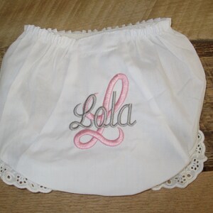 Flores personalizadas - Monograma - Cubierta de pañales - Bebé Bloomers - Monograma - Regalos personalizados - Regalos de bebé - Bebé - Ducha - Bebé niña