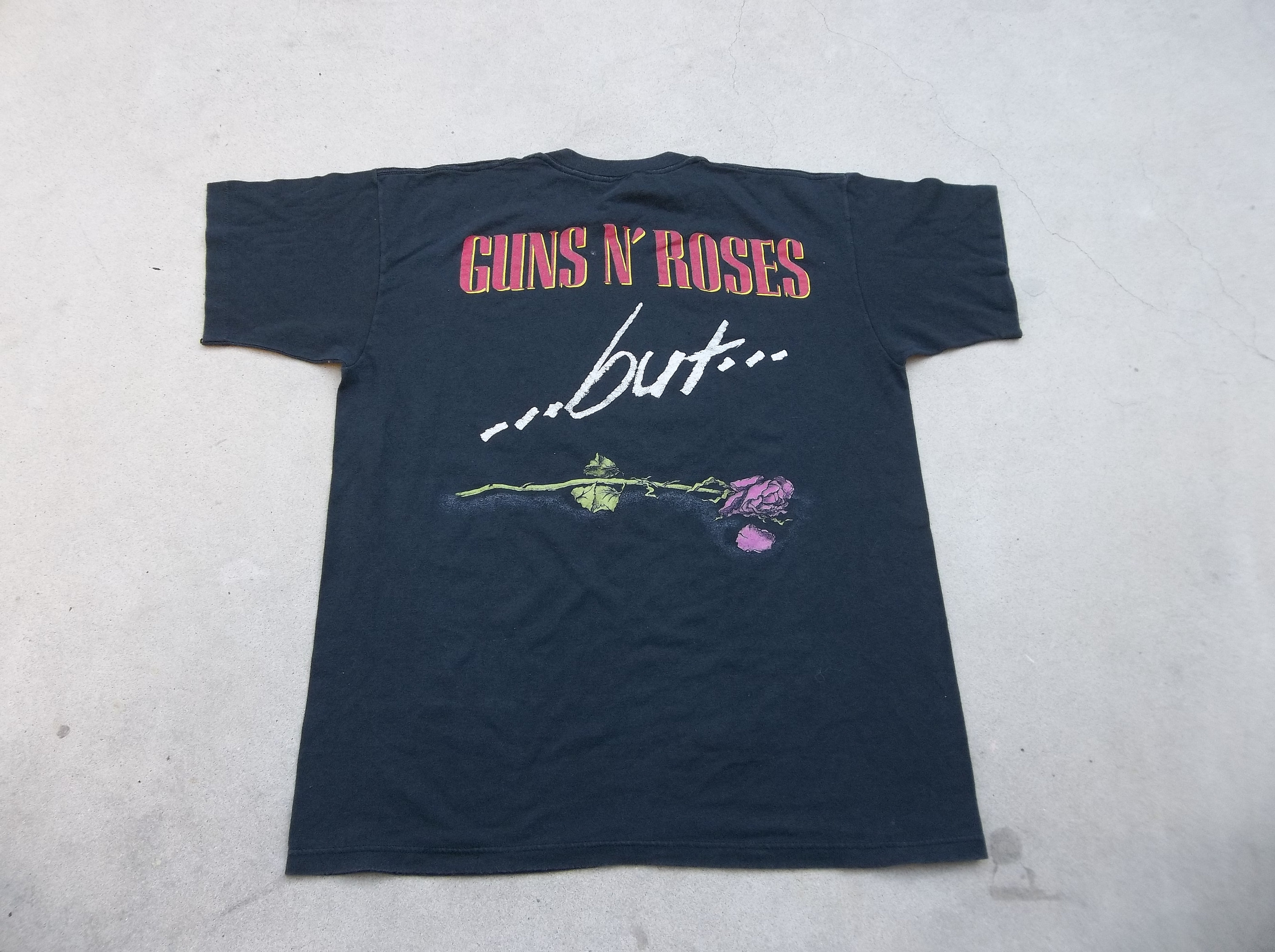 Vintage T-shirt Guns and Roses 1990s 1980s Medium Used to Love Her 