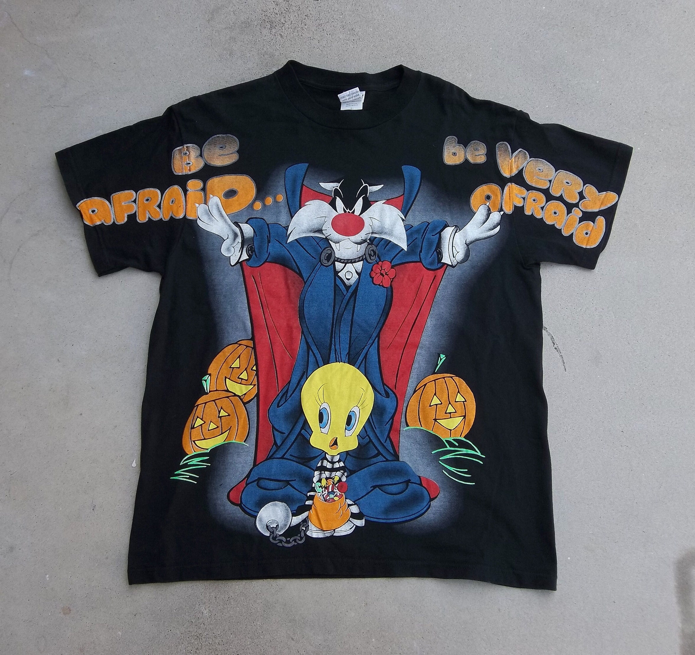 Vintage T-shirt Looney Tunes 1990s Sylvester the Cat Tweety picture image
