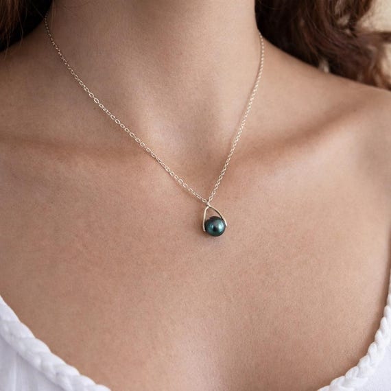 Small Pendant Black Tahitian Saltwater Pearl Handmade Necklace