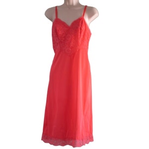 Vintage Vanity Fair Coral Orangy Tricot Nylon Lace Trimmed Full Slip Size 32 EUC