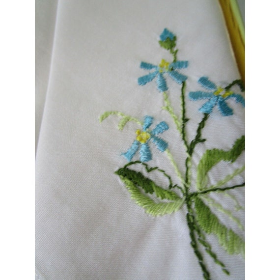 Vintage Ladies Floral Embroidered Handkerchiefs S… - image 5