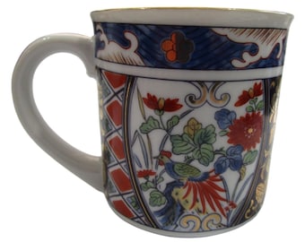 Vintage Japanse porseleinen Imari-mok met vogelontwerp EUC rood blauw