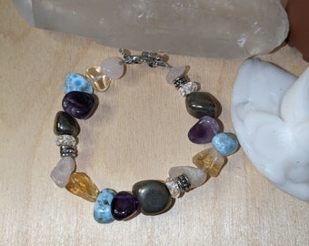 Bracciale con perline grosso di ametista, larimar, cristallo di rocca, quarzo rosa, citrino e pirite, gioielli con perline, bracciale con pietre preziose