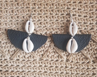 Leather earrings/cowrie shell earrings/cultural earrings/shell earrings/African earrings/