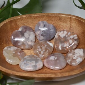 Flower agate hearts natural crystal carving hand shaped agate gemstones love pocket sized crystal heart charm cute pink flower agate
