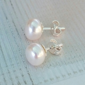 Pearl earrings, stud pearl earrings, pearl earrings studs, bride earrings, bridesmaid earrings, white pearl stud earrings, wedding pearls