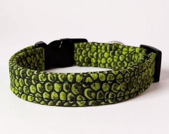 Handmade Green Snake Skin Dog Collar: Adjustable Fabric Pet Collar