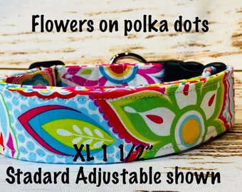 Dog Collar, girl dog collar, floral dog collar, adjustable collar, buckle dog collar, blue polka dot, floral collar, flower dog collar