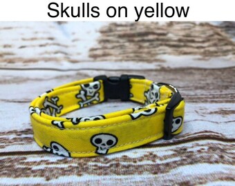 Skull dog collar, yellow skull dog collar, funny dog collar, cute dog collar, adjustable, washable, eco friendly collar, yellow, skulls