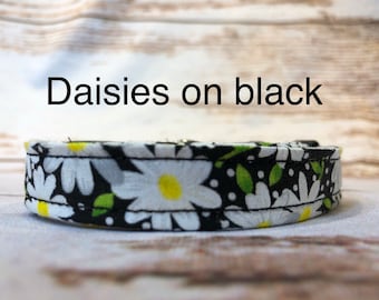 Daisy dog collar, black dog collar, girl dog collar, side release collar, fabric dog collar, adjustable collar, washable, daisy, black, dog
