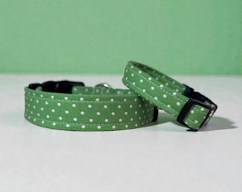 Green Polka Dot Handmade dog collar: Washable fabric, adjustable side release, webbing core, customizable hardware, wide dog collar