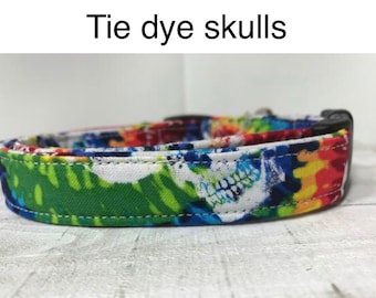 Tie dye skull dog collar, adjustable collar, side release collar, washable, fabric dog collar, skull dog collar, tie dye, red, green, blue