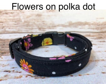 Daisy dog collar, black dog collar, adjustable collar, girl dog collar, washable collar, side release collar, fabric dog collar, daisies