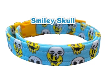 Smiley skull dog collar, funny dog collar, side release collar, adjustable collar, girl dog collar, boy dog collar, blue dog collar