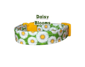 Floral dog collar, daisy dog collar, girl dog collar, handmade dog collar, custom dog collar, adjustable, washable collar, daisy print,