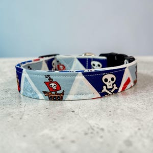 Pirate ships and Skulls handmade dog collar, adjustable side release, washable cotton fabric, webbing core, customizable hardware color