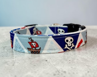 Pirate ships and Skulls handmade dog collar, adjustable side release, washable cotton fabric, webbing core, customizable hardware color