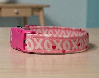 Valentine Funny handmade dog collar Kiss and Hugs X O : Washable fabric, adjustable side release, webbing core, customizable hardware