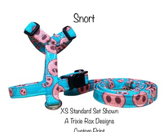 Pig dog harness and leash set, pigs, blue, pink, adjustable harness, standard Roman harness, step in harness, washable dog harness, pink pig