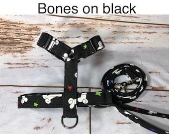 Dog harness, Harness and leash, step in harness, standard harness, adjustable harness, leash,  boy dog harness, bones, stars on black