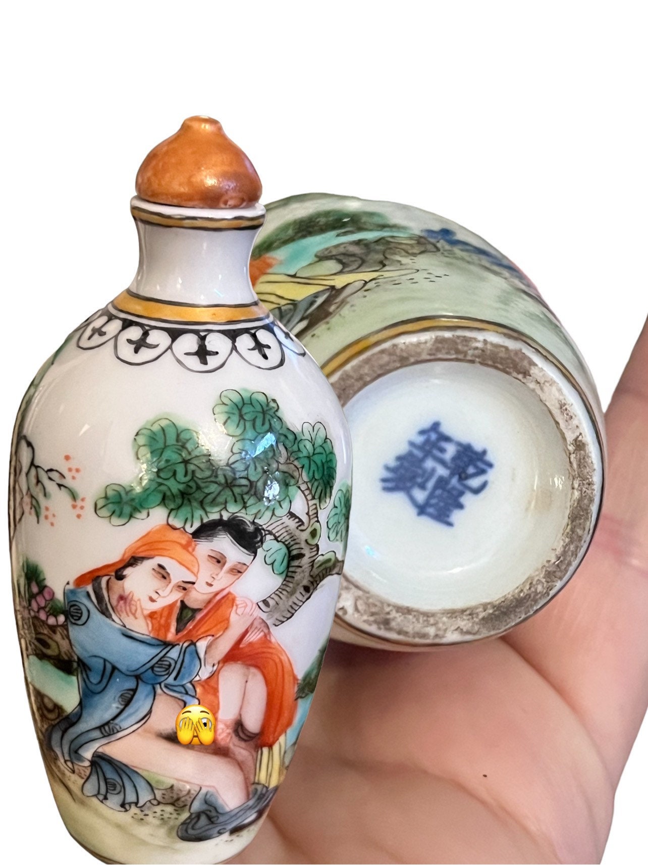 A famille-rose moulded 'erotic subject' snuff bottle Qing dynasty, Qianlong  – Jiaqing Period 清乾隆至嘉慶粉彩雕瓷春宮圖鼻煙壺
