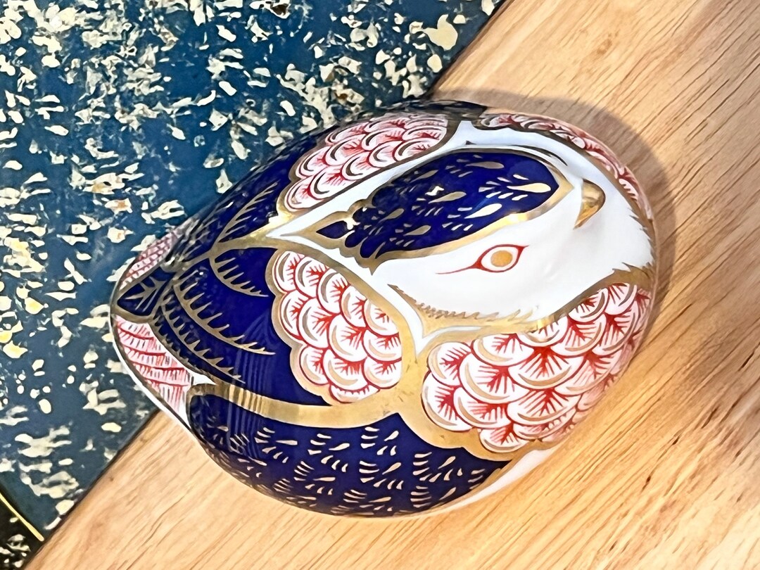 Royal Crown Derby Imari Pattern Robin Figurine, Fine Porcelain