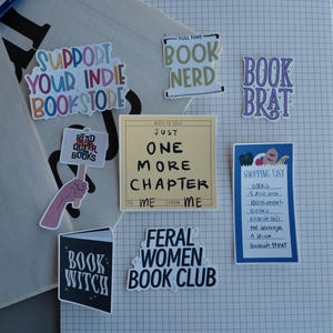 Bücherwurm Aufkleber | Handgemachte literarische Vinyl-Aufkleber für Buchhexe, Feral Women Book Club, Queer Bücher, Unterstützung Indie-Buchläden, Buch-Nerd