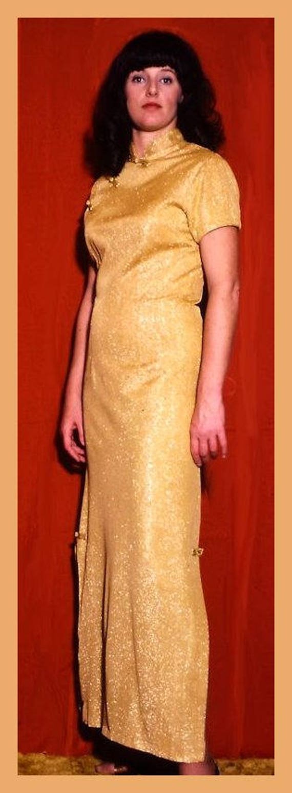 1960's Oriental Style Sheath Gold Lame' - image 1