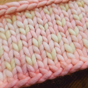 Super Chunky Pink Valentine's Day Knit Headbands Adult Medium Bild 3