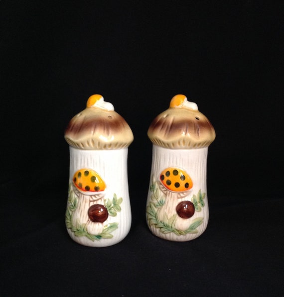 Merry Mushroom Salt Shakers Vintage 1970 S Sear Mushroom Etsy