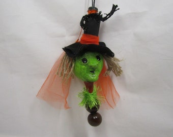 Halloween Witch Doll Ornament, Green Witch, OOAK Handmade OOAK Folk Art Paper Clay Sculptured Spooky Hag, Halloween Original Gift, Ornament