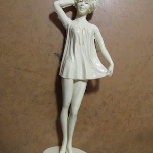 Vintage Louis Marx Campus Cuties Nitey Nite Unpainted Figurine Girl Free USA Shipping