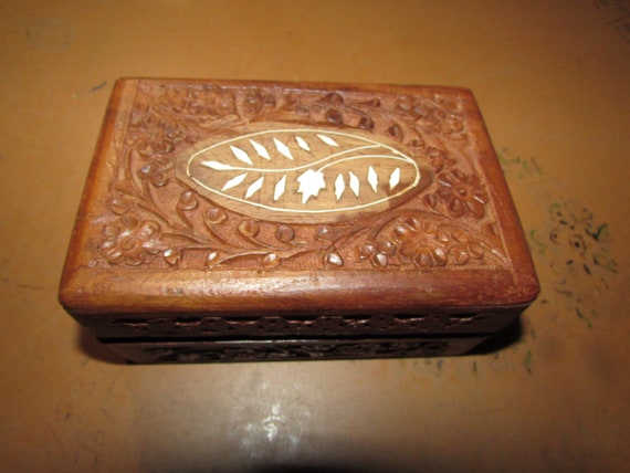 Vintage Wood Jewelry Box Casket Box Free USA Ship… - image 1