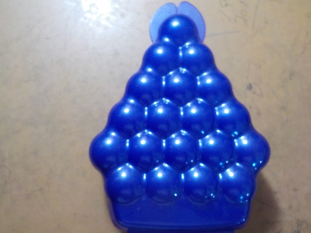 Vintage Tupperware Purple Grapes Container Keeper Hinged Top 4942a1