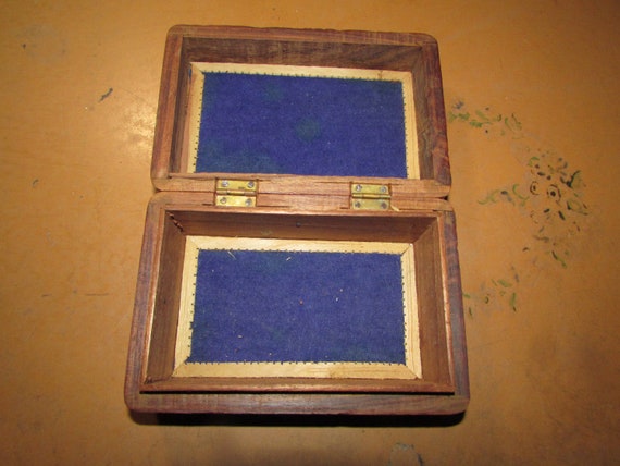 Vintage Wood Jewelry Box Casket Box Free USA Ship… - image 2