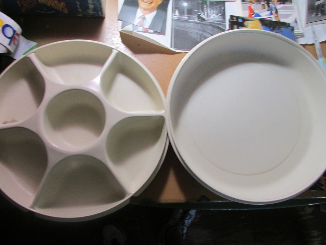 Tupperware 1665 Ivory Divided Serving Tray Vegetable Dip Container With
