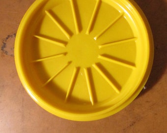 Tupperware Coffee Cup Mug Lid Coaster #1313-9 Yellow Pre Own Free USA Shipping