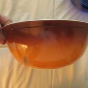 Vintage Pyrex Orange Brown 404 4 QT Mixing Bowl Nesting Bowl Nice Free USA Shipping
