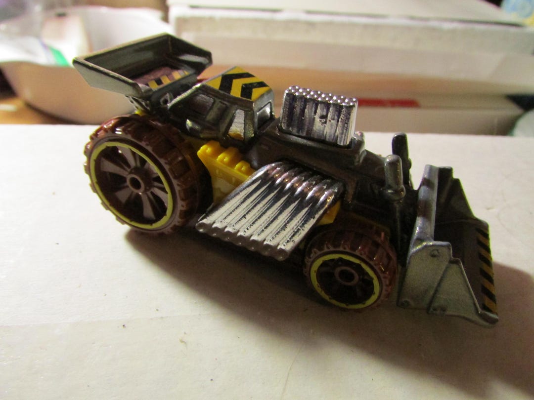 Hot Wheels BJF58 SPEED DOZER Gray Yellow Truck Car 1/64 Die Cast