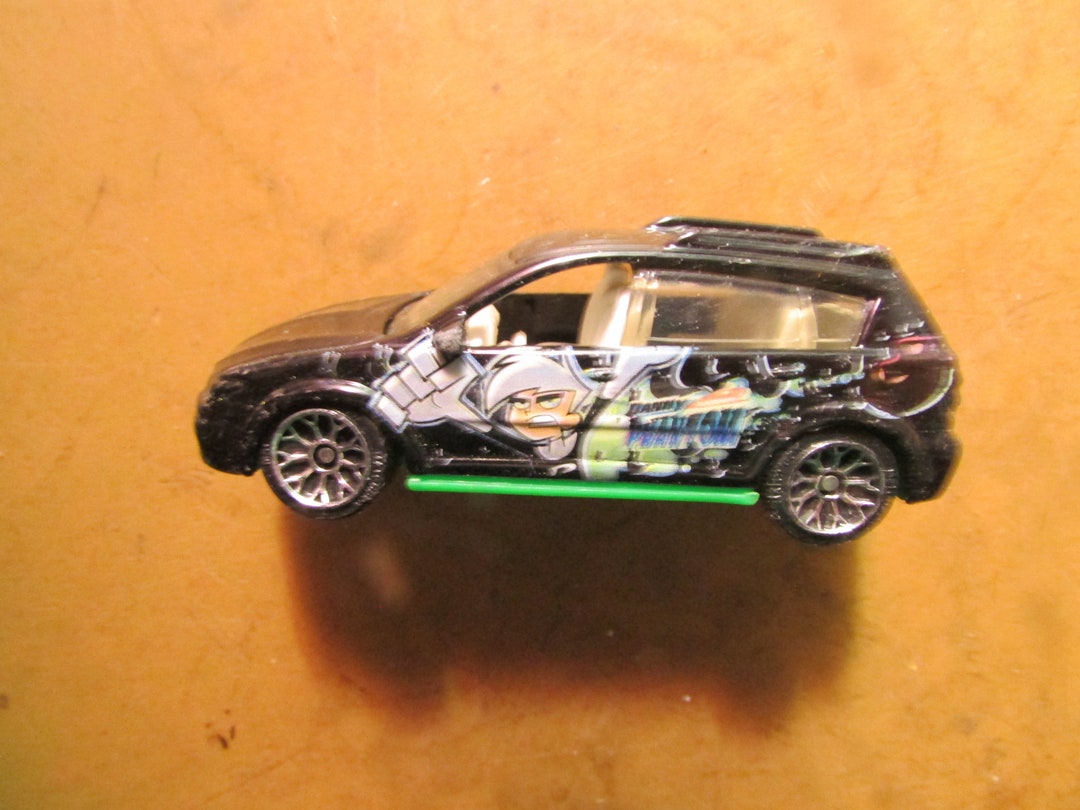 Matchbox Pontiac Vibe Black 1/64 Die Cast Free USA Shipping
