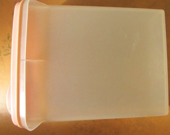 Tupperware Pitcher Store & Pour Junior Small 3.5 Cup Container #499 #509 Pink Lid Pre Own Free USA Shipping